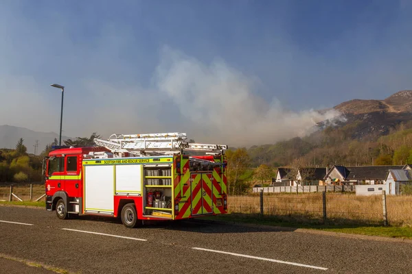Editorial Scotland April 2022 Firemen Morar Scotland Attempt Control Grass — Foto Stock
