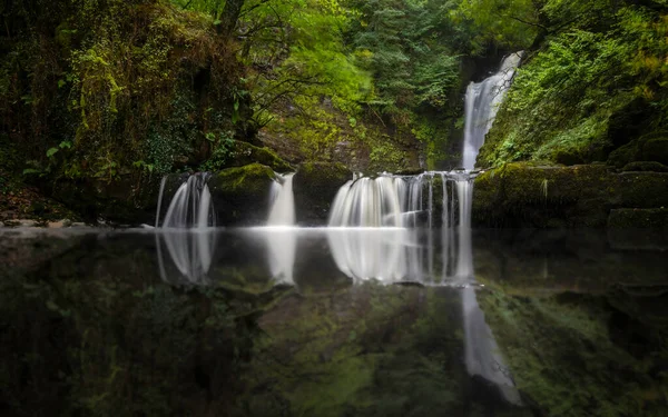 Reflexo Sgwd Einion Gam Criado Photoshop Uma Cachoeira Difícil Alcançar — Fotografia de Stock