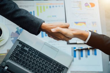 Ortaklık kavramı - tokalaşma iş ortakları başarılı takım lideri girişimciliği .