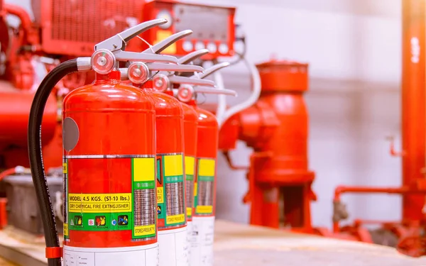 Червоний Бак Вогнегасника Огляд Потужної Промислової Системи Пожежогасіння — стокове фото