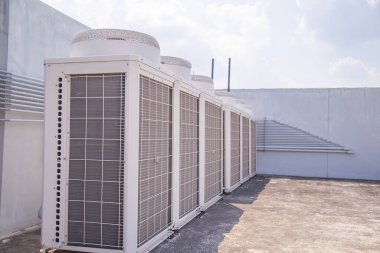 Sistem Merkezi Klima binanın çatısına ayarla