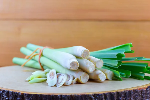 Corde Citronnelle Fraîche Tranche Citronnelle Sur Planche Découper Bois Dans — Photo