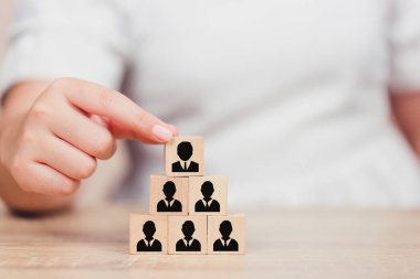 El işi insan kaynakları, işe alım çalışanları ve başarılı iş dünyası lideri konseptine sahip yetenekli yöneticiler.