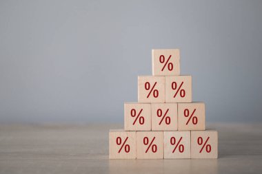 Elle düzenleme ahşap blok üst yönde simge ile istifleme.