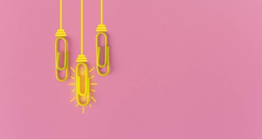 Kağıt ataç, düşünme, yaratıcılık, mavi arka planda ampul, yeni fikirler kavramı ile harika fikirler..