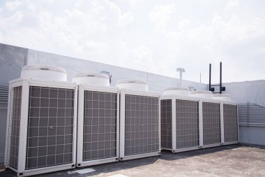 Sistem Merkezi Klima binanın çatısına ayarla