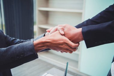 Ortaklık kavramı - tokalaşma iş ortakları başarılı takım lideri girişimciliği .