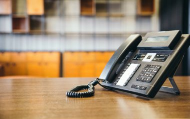 Çağrı merkezindeki kulaklık ve müşteri destek ekipmanları aktif hizmet, iletişim desteği, çağrı merkezi ve müşteri hizmetleri yardım masası için hazırdır (çağrı merkezi). .