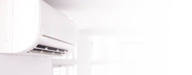 Odanın içinde klima var.