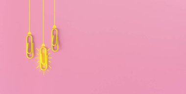 Kağıt ataç, düşünme, yaratıcılık, mavi arka planda ampul, yeni fikirler kavramı ile harika fikirler..