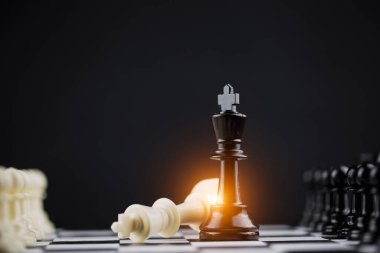 Satranç tahtası oyunu Stratejisi, Planlama ve Karar konsepti, başarı için iş çözümleri.