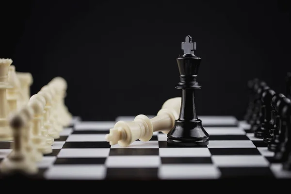 チェスボードゲーム戦略 計画と意思決定の概念 成功のためのビジネスソリューション — ストック写真