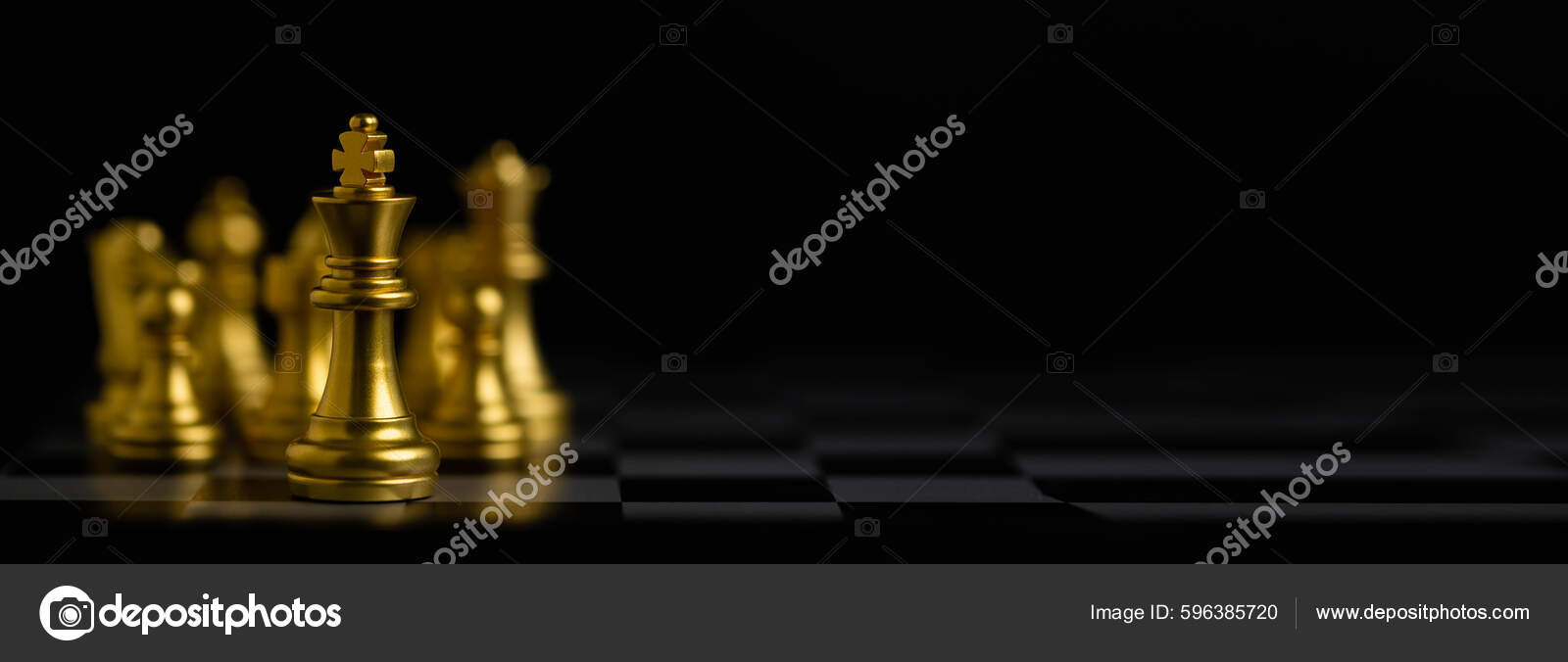 Vetores de Xadrez Como Jogo De Tabuleiro De Estratégia Com Tabuleiro De  Xadrez E Jogo Vetorial De Peças De Xadrez e mais imagens de Brigar - iStock