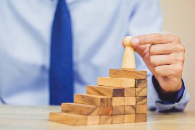 El işi insan kaynakları, işe alım çalışanı ve başarılı iş dünyası lideri konseptiyle yetenek yönetimi.