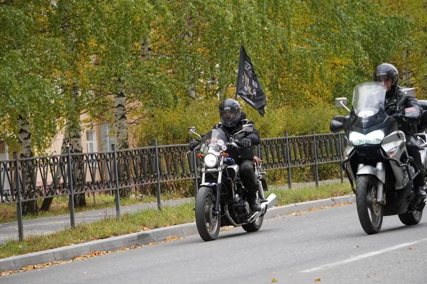 Φθινόπωρο Σύλλογοι Μοτοσικλετιστών Συγκεντρώθηκαν Για Κλείσιμο Της Σεζόν Κάνει Κρύο — Φωτογραφία Αρχείου