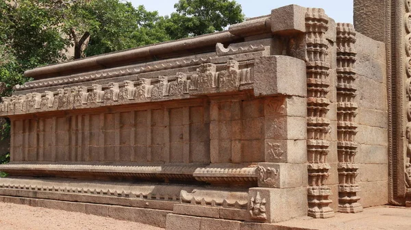 Considera Que Pertenece Período Vijayanagara Hermosas Esculturas Pueden Ver Las —  Fotos de Stock