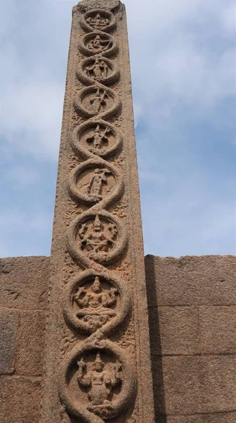 Считается Королевская Башня Относится Периоду Виджаянагара Скульптурка Одной Боковой Колонны — стоковое фото