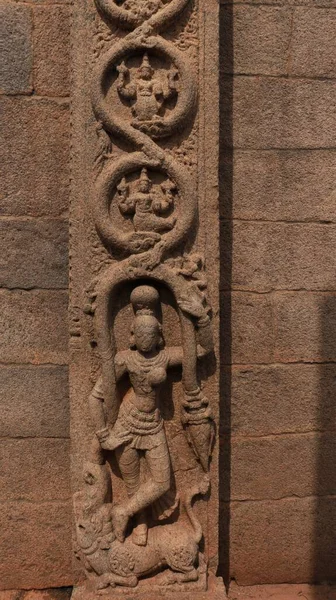 Patří Období Vijayanagara Krásná Socha Ženy Nachází Branách Věže Chrámu — Stock fotografie