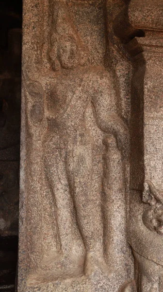 Prachtige Stenen Gebeeldhouwde Patronen Grot Tempel Voor Rots Ligt Achtergrond — Stockfoto