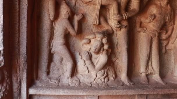 バラハ洞窟寺院 岩に刻まれた像 これはいくつかのヒンズー教の経典で — ストック動画