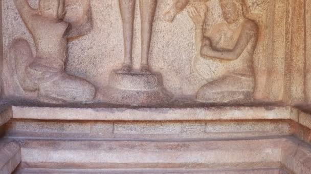 Храм Пещеры Вараха Древние Статуи Высеченные Скале Одна Особенностей Нескольких — стоковое видео