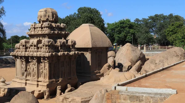 Trata Cinco Rathas Que Asemejan Los Carros Procesionales Templo Estatuas —  Fotos de Stock