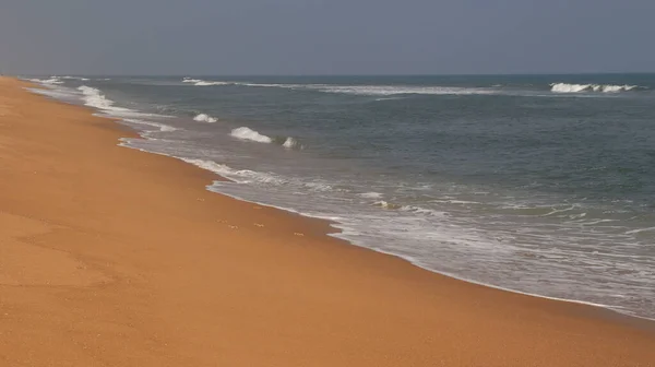 Piękna Plaża Fale Morskie — Zdjęcie stockowe
