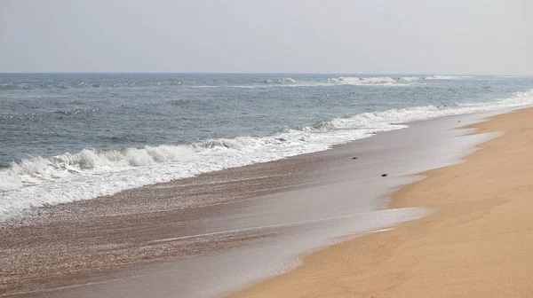 Piękna Plaża Fale Morskie — Zdjęcie stockowe