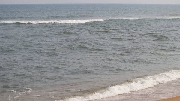 Piękna Plaża Fale Morskie — Zdjęcie stockowe