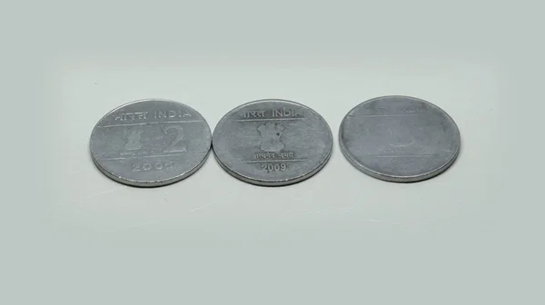Старі Індійські Монети Рупії Дві Рупієві Монети Білому Тлі — стокове фото