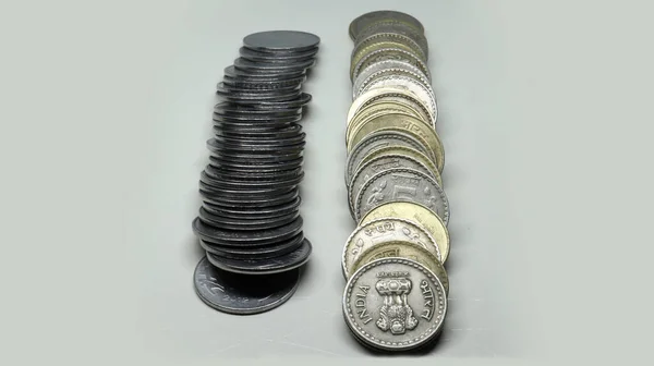 Högen Med Indiska Rupier Rupee Silver Mynt Och Fem Rupier — Stockfoto