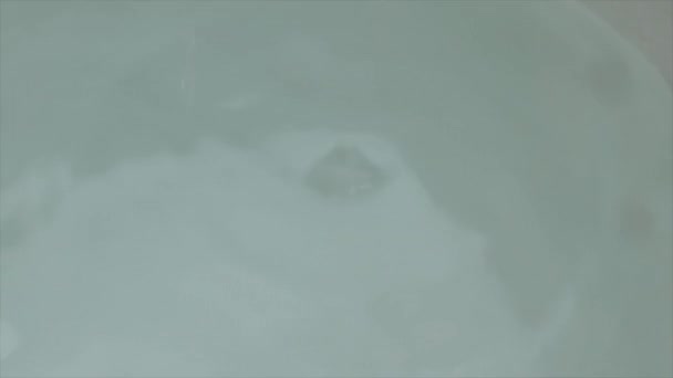 Gotas Agua Las Vibraciones Del Agua Mueven Como Círculo Seda — Vídeo de stock