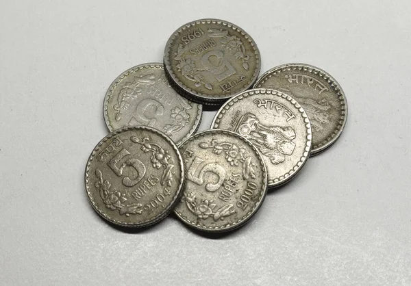 印度元5卢比硬币 印度元 旧5卢比硬币 — 图库照片