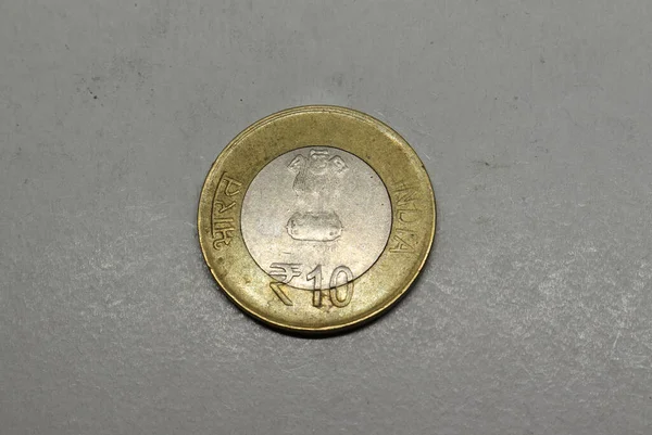 インド通貨10ルピーコイン インド通貨 10ルピー古いコイン — ストック写真
