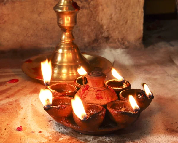 Індійська Традиційна Піщана Олійна Лампа Varalakshmi Традиційна Декоративна Піщана Лампа — стокове фото