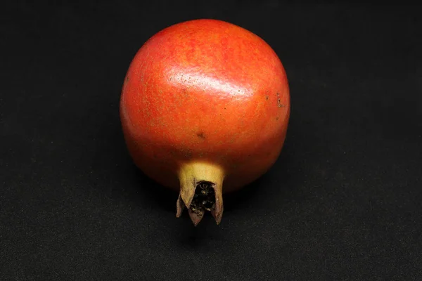 Close Shot Pomegranate Front View Black Background — Stock Photo, Image