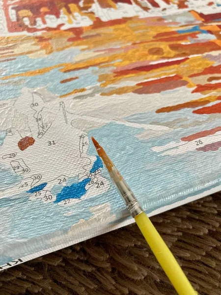 Yaratılış. Sayılara göre boya, fırça ve resim