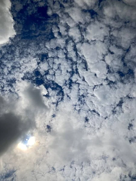 Yolun Avrupa'nın doğal elemanları ile harika gün batımı