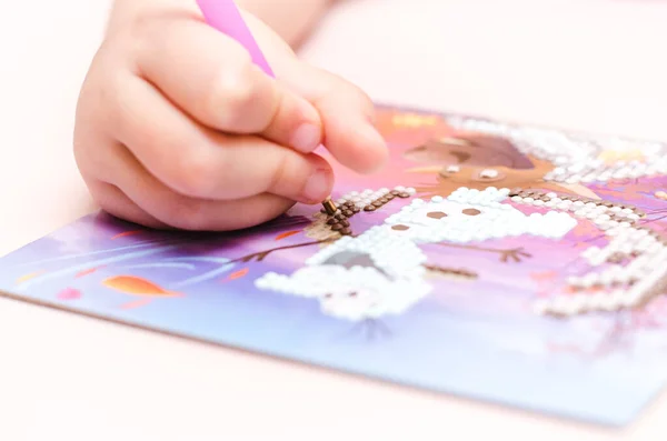 Diamond Mosaic Child Lays Out Rhinestones Numbers Canvas According Pattern — Stock Photo, Image