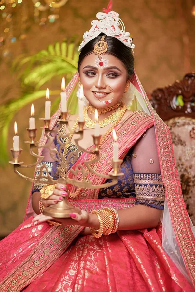 Beautiful Bengali Bride Candlelights — ストック写真