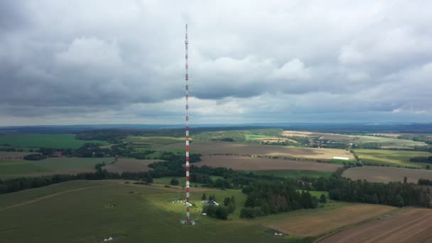 Station atmosphärische Wissenschaft Forschungsdrohne Antenne Wettermeteorologie internationaler Sonnenschein Pyranometer, Wirbelkovarianzsysteme, Messung eingehender diffuser Sonneneinstrahlung wissenschaftlicher Turm — Stockvideo