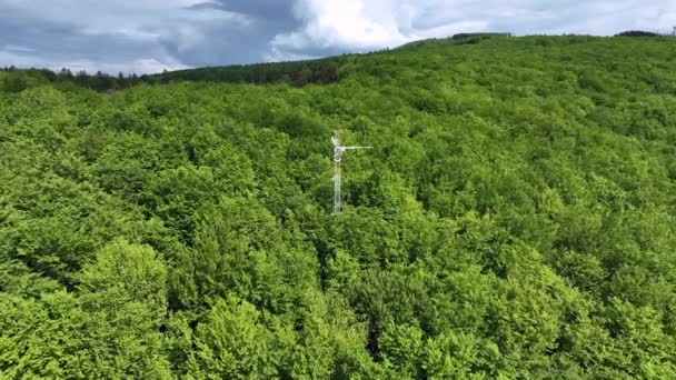 Station atmospheric science research drone aerial weather meteorology eddy covariance international Stitna sunshine pyranometer, mountain beech Fagus sylvatica, measurement solar radiation scientific — ストック動画