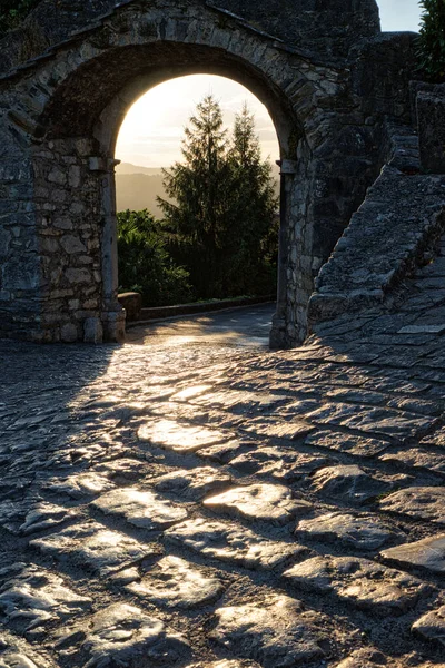 Grande Portão Pedra Cidade Velha Buzet Pôr Sol Ístria Croácia — Fotografia de Stock