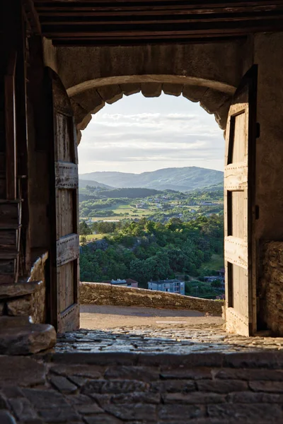 Das Kleine Tor Der Altstadt Buzet Istrien Kroatien lizenzfreie Stockfotos
