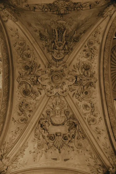 팔레 가르니에의 내부 천장 — 스톡 사진