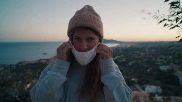 Atractiva Chica Hermosa Mujer Joven Viajera Femenina Aire Libre Que — Vídeo de stock