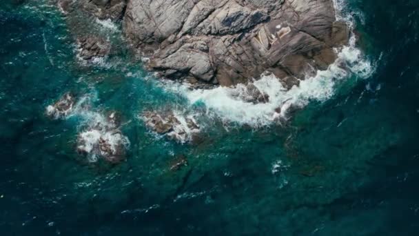 Beautiful Idyllic Cove Crystal Clear Turquoise See Water Drone Top — Wideo stockowe