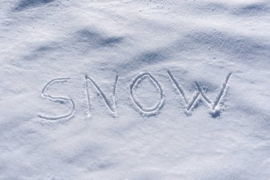 Karda yazılı kar kelimesi