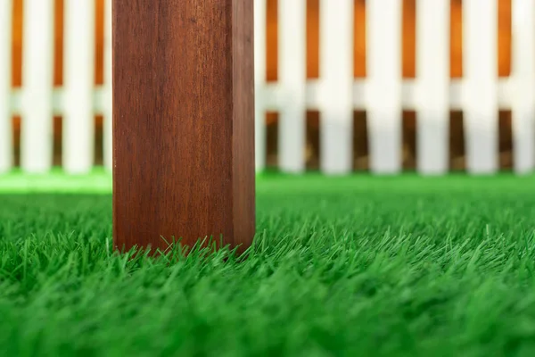 Selective Focus Wooden Leg Garden Table Artificial Turf Realism Leaves — 图库照片