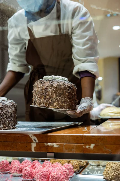 Hands Confectioner Chocolatier Work Making Cake Merveilleux Marvelous Consists Sandwich — Stock Photo, Image